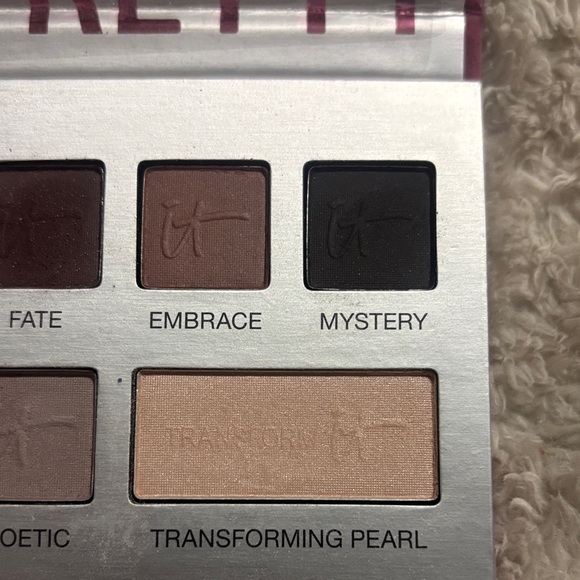 IT Cosmetics Naturally Pretty Romantics Palette - Picture 7 of 7